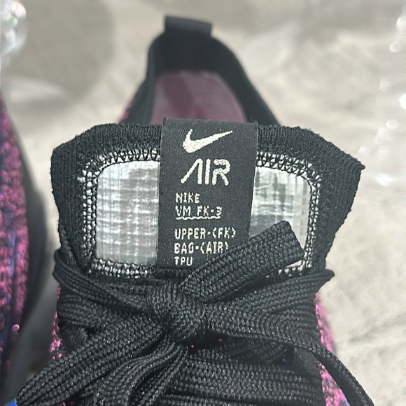 Nike Air VaporMax Flyknit 3 size 11 - Picture 8 of 12
